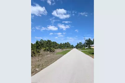1042 Manning St, Lehigh Acres, FL 33974 - Photo 4