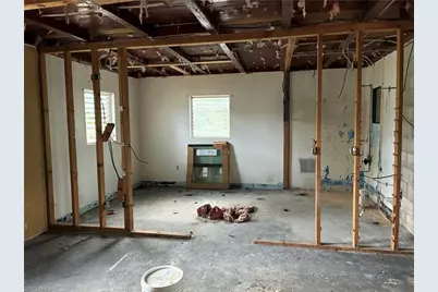 315 Buena Vista Blvd, Fort Myers, FL 33905 - Photo 6