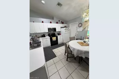2779 Tropicana Blvd, Naples, FL 34116 - Photo 6
