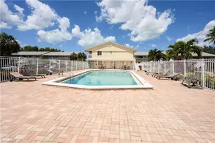 4625 Bayshore Dr, Naples, FL 34112 - Photo 16