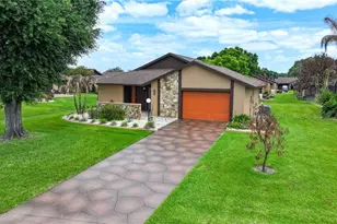 2906 Waterwood Dr, Sebring, FL 33872 - Photo 2