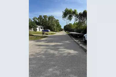 5211 29th St SW, Lehigh Acres, FL 33973 - Photo 2