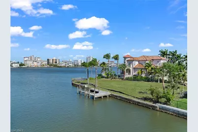 366 Pine Ave, Naples, FL 34108 - Photo 2