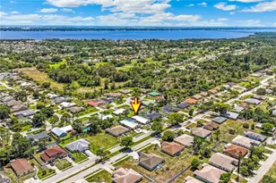 513 SE 24th Ave, Cape Coral, FL 33990 - Photo 4