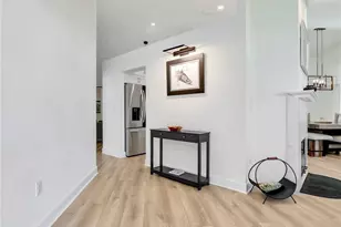2474 Outrigger Ln, Naples, FL 34104 - Photo 4