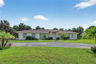 850 29th St SW, Naples, FL 34117 - Photo 2