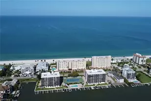 10475 Gulf Shore Dr, Naples, FL 34108 - Photo 30