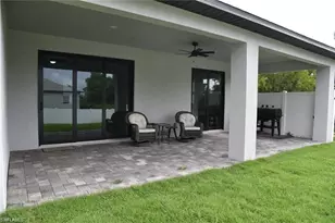 4666 Villa Capri Ln, Bonita Springs, FL 34134 - Photo 4
