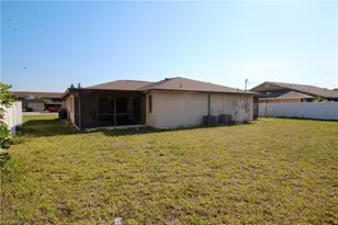 3808 SE 11th Ave, Cape Coral, FL 33904 - Photo 4