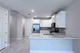 1073 Tranquil Brk Dr, Naples, FL 34114 - Photo 4