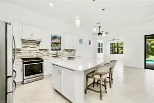 9395 Greyhawk Trl, Naples, FL 34120 - Photo 10