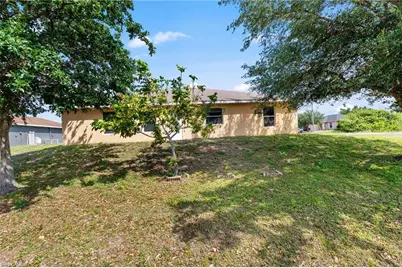 218 Pembroke St, Lehigh Acres, FL 33974 - Photo 28