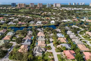 720 Turkey Oak Ln, Naples, FL 34108 - Photo 4
