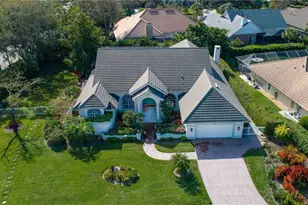 720 Turkey Oak Ln, Naples, FL 34108 - Photo 2