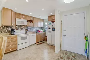 49 High Point Cir S, Naples, FL 34103 - Photo 10