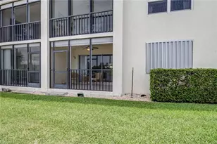 49 High Point Cir S, Naples, FL 34103 - Photo 20