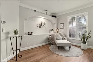 1015 Tivoli Ln, Naples, FL 34104 - Photo 8