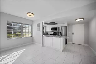 666 3rd St S, Naples, FL 34102 - Photo 4