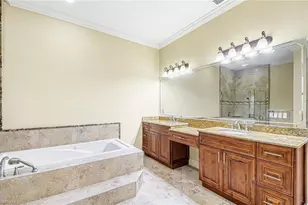 672 Fairway Terrace, Naples, FL 34103 - Photo 12