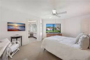 577 Beachwalk Cir, Naples, FL 34108 - Photo 16