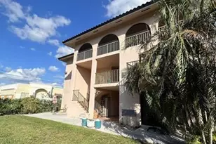 828 Wiggins Pass Rd, Naples, FL 34110 - Photo 1