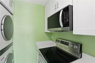4607 Bayshore Dr, Naples, FL 34112 - Photo 20