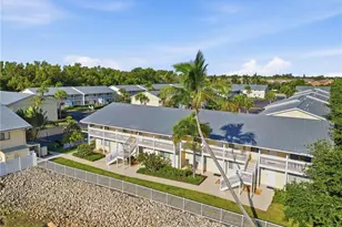 4607 Bayshore Dr, Naples, FL 34112 - Photo 32