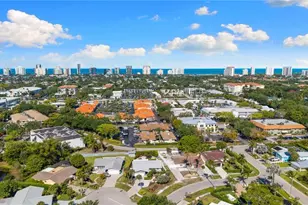 1036 Lake Shore Ct, Naples, FL 34103 - Photo 32