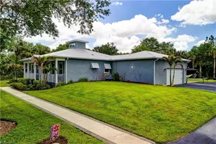 510 10th Ave NW, Naples, FL 34120 - Photo 4