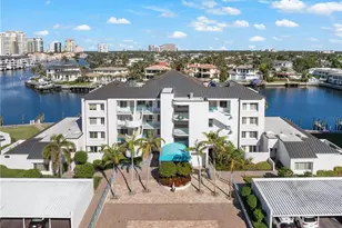 255 Park Shore Dr, Naples, FL 34103 - Photo 4