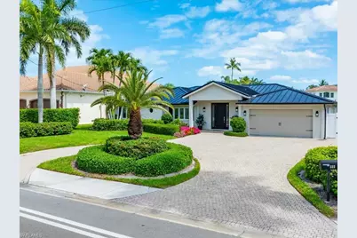 337 Mooring Line Dr, Naples, FL 34102 - Photo 16