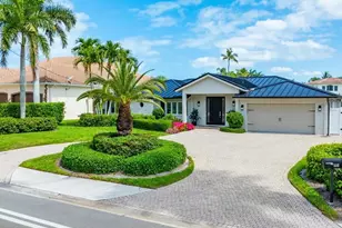 337 Mooring Line Dr, Naples, FL 34102 - Photo 16
