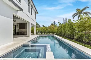 1079 Diana Ave, Naples, FL 34103 - Photo 6