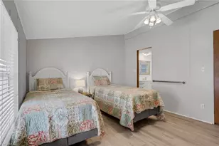 220 Ocean Reef Ln, Naples, FL 34114 - Photo 14