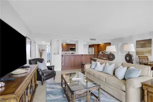 10420 Gulf Shore Dr, Naples, FL 34108 - Photo 14