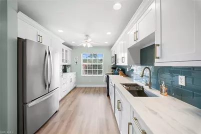 565 Windsor Sq #202, Naples, FL 34104 - Photo 8