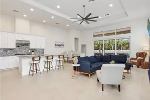9288 Cayman Dr, Naples, FL 34114 - Photo 10