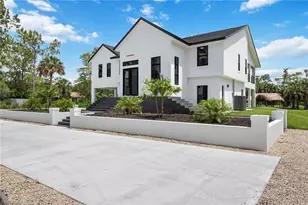 240 33rd Ave NE, Naples, FL 34120 - Photo 4