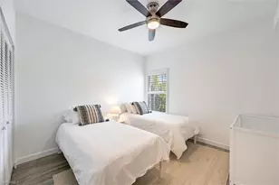859 Tanbark Dr, Naples, FL 34108 - Photo 16