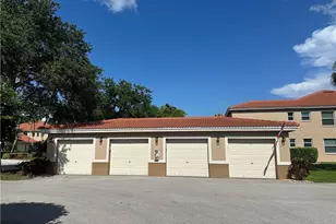 6820 Huntington Lakes Cir, Naples, FL 34119 - Photo 4