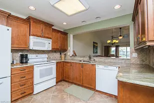 180 Furse Lakes Cir, Naples, FL 34104 - Photo 4