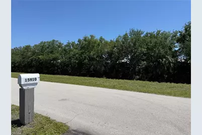 15910 Lake Candlewood Dr, Fort Myers, FL 33907 - Photo 2