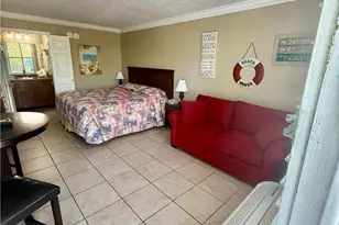 2555 Tamiami Trl N, Naples, FL 34103 - Photo 2