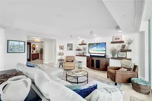295 Grande Way, Naples, FL 34110 - Photo 4