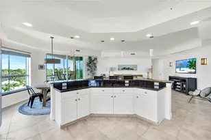 295 Grande Way, Naples, FL 34110 - Photo 14