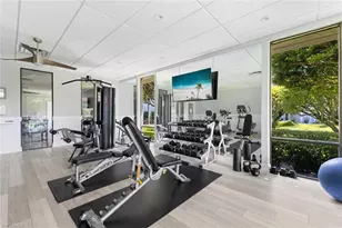 555 Park Shore Dr, Naples, FL 34103 - Photo 6