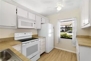 9270 Lake Park Dr, Fort Myers, FL 33919 - Photo 10