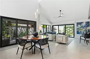 539 Bay Villas Ln, Naples, FL 34108 - Photo 14