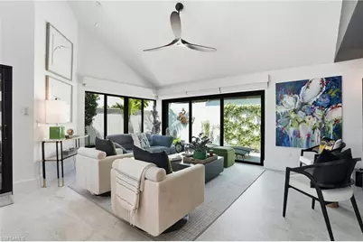 539 Bay Villas Ln, Naples, FL 34108 - Photo 10