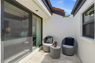 539 Bay Villas Ln, Naples, FL 34108 - Photo 32